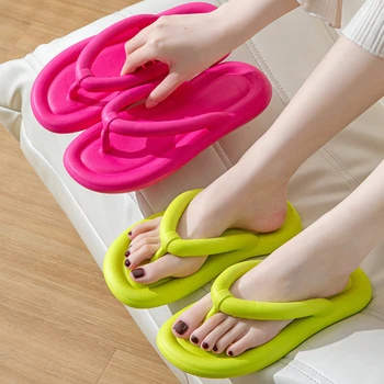 Женские вьетнамки, летние модные однотонные нескользящие Удобные пляжные сандалии на плоской подошве, повседневная легкая обувь Chaussure Femmes Изображение