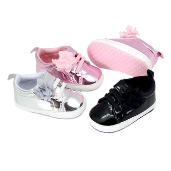 2023-03-17 Lioraitiin/ Обувь для кроватки для новорожденных девочек, блестящие металлические кроссовки с высоким берцем, первые ходунки для новорожденных Изображение