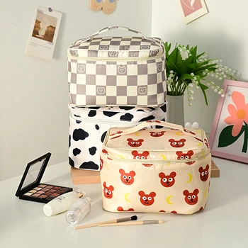 INS, косметичка с милым животным рисунком, портативная сумка для туалетных принадлежностей для девочек большой емкости, Студенческая косметичка для хранения косметики в японском стиле. Изображение