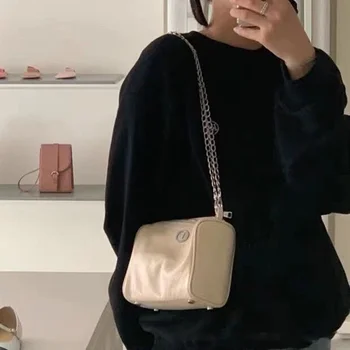 Корейская модная летняя мини-сумка Ins через плечо для женщин, сумка на цепочке из искусственной кожи, модная модная маленькая сумка для путешествий Изображение