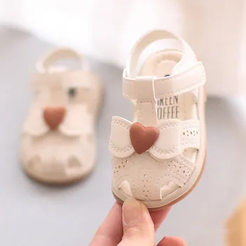 Летняя детская обувь, сандалии для девочек, обувь для новорожденных, детская противоскользящая обувь на мягкой подошве, прогулочная обувь принцессы сандалии для девочек Изображение